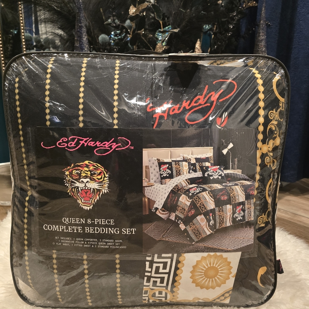Ed Hardy Queen 8 Piece complete Bedding set Brand new